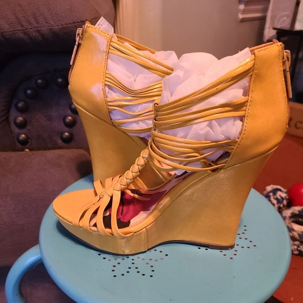 HP🔥🔥Michael antonio yellow wedge New